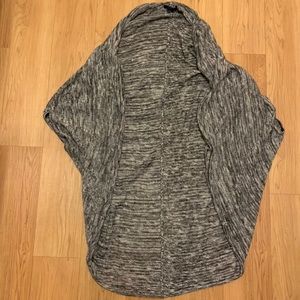 🦋 3/$9 Forever 21 black white speckled Cardigan short sleeve cocoon